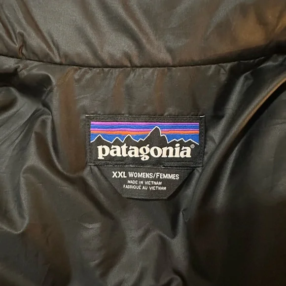 Patagonia Women’s Nano Puffer Jacket in Black - Picture 4 of 4
